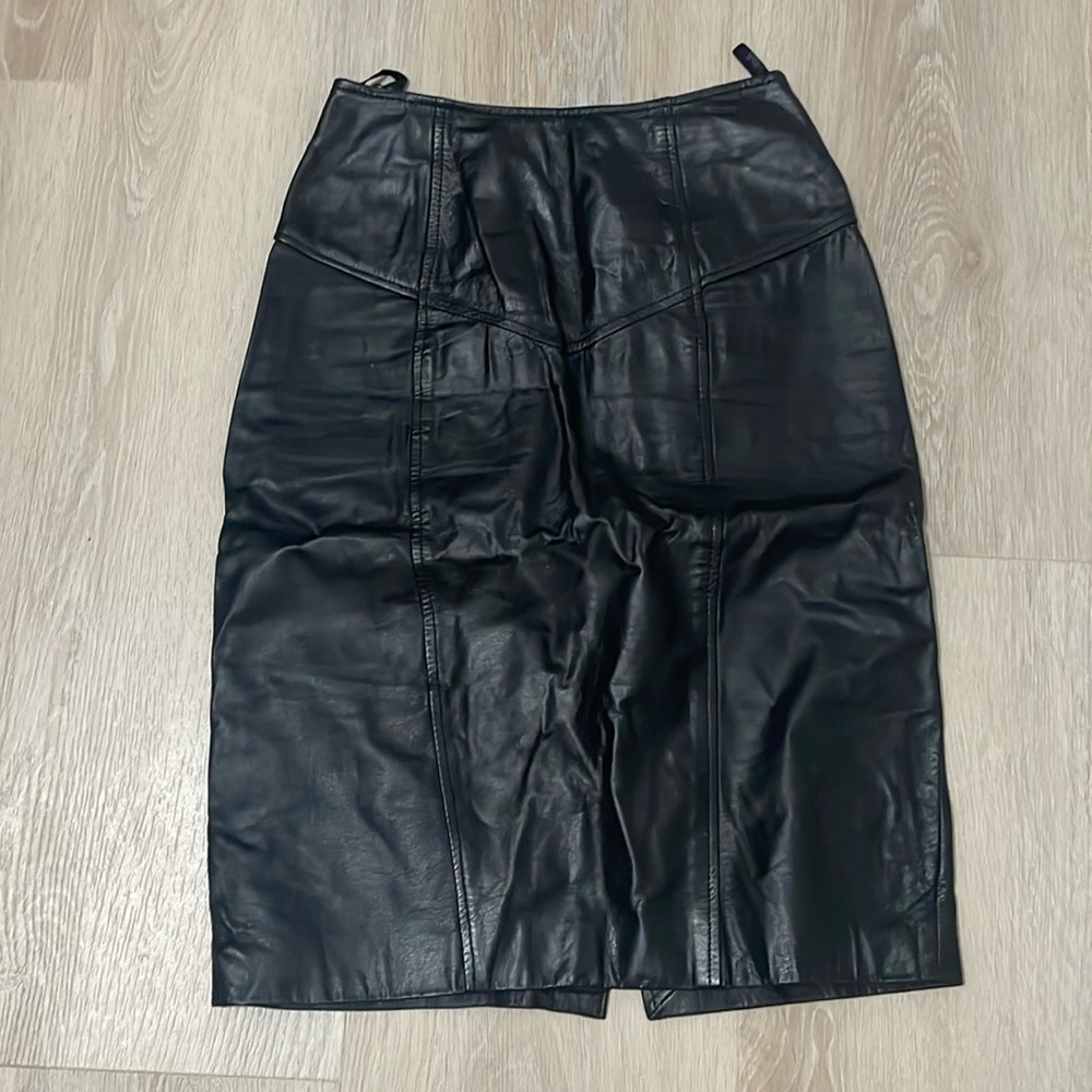 Pelle Cuir women’s black leather pencil skirt